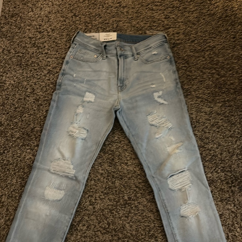 Brand New H&M jeans size 32 light blue